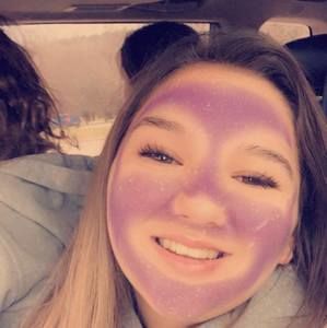 Meet your Posher, Adia